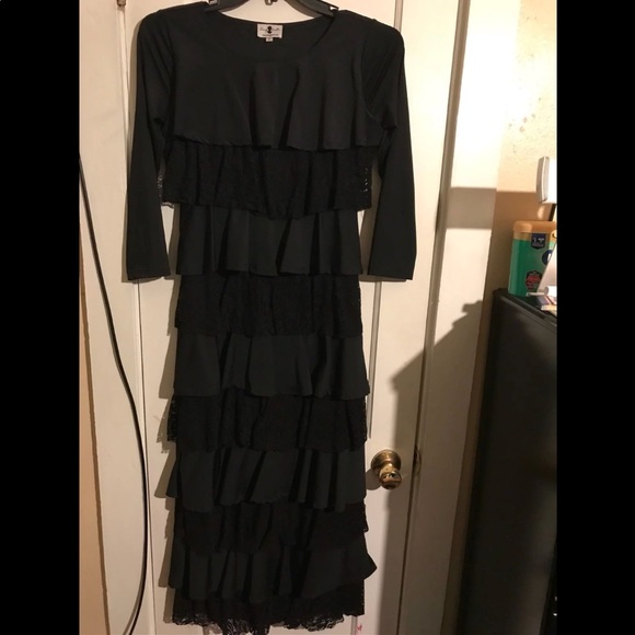 dainty jewells Dresses & Skirts - Dainty Jewell’s black ruffle dress